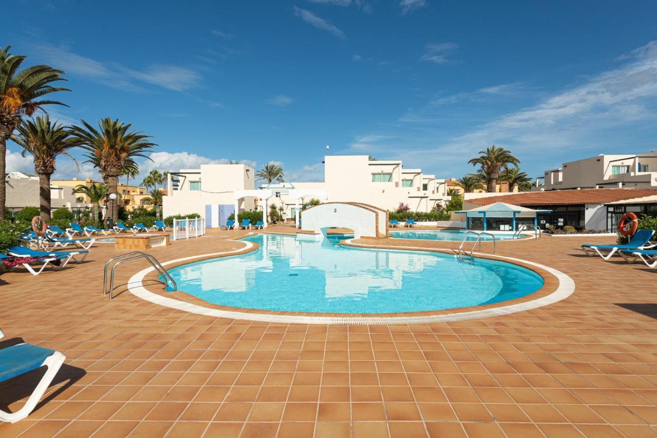 Apartamento con terraza y piscina en Corralejo Exterior foto