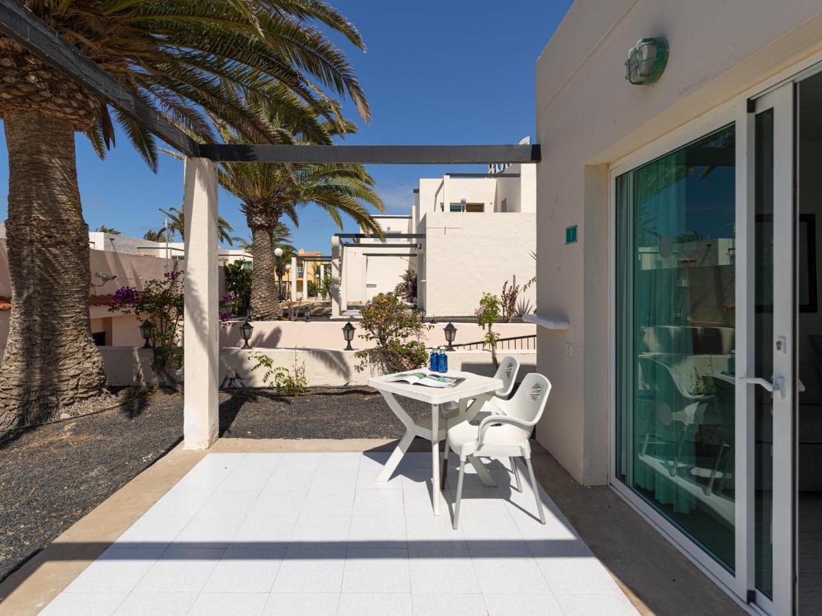Apartamento con terraza y piscina en Corralejo Exterior foto