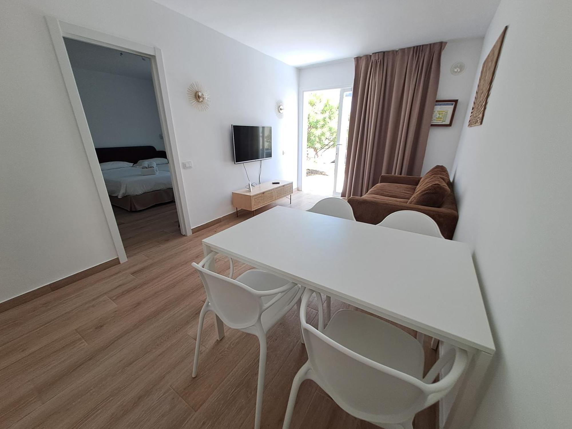 Apartamento con terraza y piscina en Corralejo Exterior foto